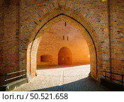 Barbican gate in the historical center of Warsaw. Barbican gate in Warsaw. Стоковое фото, агентство Ingram Publishing / Фотобанк Лори
