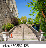 Parisian style staircase in the center of Paris. Стоковое фото, агентство Ingram Publishing / Фотобанк Лори