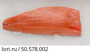 Fresh roe salmon fillet on ice. Стоковое фото, агентство Ingram Publishing / Фотобанк Лори