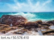 Beautiful  seashore with big stones in Sri Lanka. Стоковое фото, агентство Ingram Publishing / Фотобанк Лори