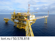 The oil rig in the gulf of Thailand. Стоковое фото, агентство Ingram Publishing / Фотобанк Лори