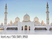 Sheikh Zayed Grand Mosque in Abu Dhabi, UAE. Стоковое фото, агентство Ingram Publishing / Фотобанк Лори