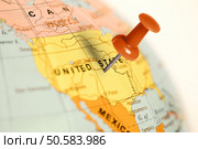 Location United States. Red pin on the map. Стоковое фото, агентство Ingram Publishing / Фотобанк Лори