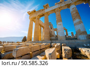 Parthenon temple in Acropolis in Athens, Greece. Parthenon temple in Acropolis. Стоковое фото, агентство Ingram Publishing / Фотобанк Лори