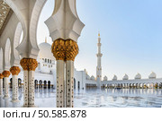 Sheikh Zayed Grand Mosque in Abu Dhabi, UAE. Стоковое фото, агентство Ingram Publishing / Фотобанк Лори