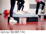 KOBIETY CWICZACE FITNESS. Стоковое фото, агентство Ingram Publishing / Фотобанк Лори