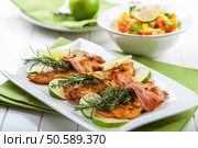 Chicken breast with herbs and couscous salad. Стоковое фото, агентство Ingram Publishing / Фотобанк Лори