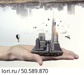 Businesswoman standing on boat made of Euro and looking through spyglass. 24316733. Стоковое фото, агентство Ingram Publishing / Фотобанк Лори