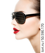 Fashion portrait of  woman wearing black sunglasses with diamonds and red lips. Стоковое фото, агентство Ingram Publishing / Фотобанк Лори