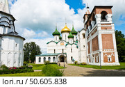 Спасо-Преображенский собор и колокольня. Спасо-Евфимиев монастырь. Город Суздаль. Золотое Кольцо. Россия. Редакционное фото, фотограф E. O. / Фотобанк Лори
