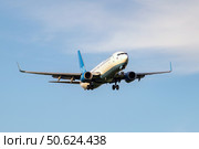 Самолет Boeing 737-800 авиакомпании «Победа» с бортовым номером RA-73234 заходит на посадку. Редакционное фото, фотограф Свитич Олег / Фотобанк Лори