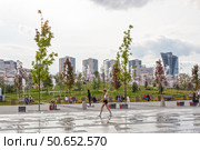 Москва, Россия, Сухой фонтан в парке Ходынское поле. Редакционное фото, фотограф Татьяна Васильева / Фотобанк Лори