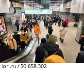Вход на станцию метро "Комсомольская" и МЦД "Площадь трёх вокзалов", Москва. Редакционное фото, фотограф Мария Сергеева / Фотобанк Лори