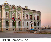 Губернаторский дворец в Казанском кремле на закате. Редакционное фото, фотограф Мария Сергеева / Фотобанк Лори