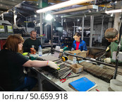 Казанский завод "Пружинный проект", этапы производства пружин. Стоковое фото, фотограф Мария Сергеева / Фотобанк Лори