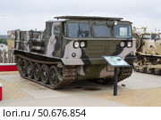 Советский артиллерийский тягач АТС-59Г на территории музея. Парк Патриот, Каменск-Шахтинский, Россия. (2020 год). Редакционное фото, фотограф Андрей Цыганков / Фотобанк Лори