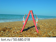 Сланцы яркого цвета на рекушечном пляже у моря. Стоковое фото, фотограф K. / Фотобанк Лори