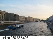 Лодки на реке Фонтанке у моста Ломоносова , Санкт-Петербург. Редакционное фото, фотограф Сергеев Валерий / Фотобанк Лори