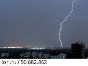 Гроза в городе (2022 год). Стоковое фото, фотограф Сергей Мартынов / Фотобанк Лори