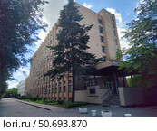 Корпус нелинейной оптики МГУ, Москва (2024 год). Редакционное фото, фотограф Мария Сергеева / Фотобанк Лори