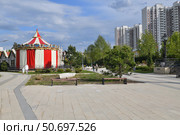Moscow, Russia - May15. 2025. Carousel at Moscow seasons festival - in Zelenograd. Редакционное фото, фотограф Володина Ольга / Фотобанк Лори