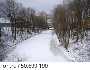 Санкт-Петербург: река Монастырка ранней весной (2021 год). Редакционное фото, фотограф Алексей Иванов / Фотобанк Лори