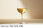 realistic glass of white wine. Стоковое фото, фотограф Vectorwin / Фотобанк Лори