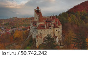 Bran castle in Transylvania, Romania (2022 год). Стоковое видео, видеограф Михаил Коханчиков / Фотобанк Лори