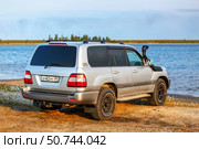Toyota Land Cruiser 100 (2024 год). Редакционное фото, фотограф Art Konovalov / Фотобанк Лори
