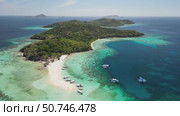 Coral garden from drone, exotic tropical island, Philippines. Стоковое видео, видеограф Олег Яцкевич / Фотобанк Лори
