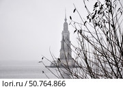 Вид на Калязинскую колокольню с берега (2019 год). Стоковое фото, фотограф Мария Деркунская / Фотобанк Лори