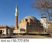 Banya Bashi Mosque in Sofia contrasting with urban surrounding. Стоковое фото, фотограф Яков Филимонов / Фотобанк Лори