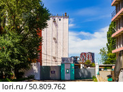 Городской пейзаж. Мукомольный комбинат Воронежский. Воронеж. Редакционное фото, фотограф Владимир Шибаев / Фотобанк Лори