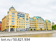Якиманская набережная, дом 2. Москва. Россия. Редакционное фото, фотограф E. O. / Фотобанк Лори