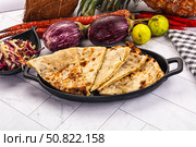 Indian stuffed potato bread Paratha. Стоковое фото, фотограф Андрей Старостин / Фотобанк Лори