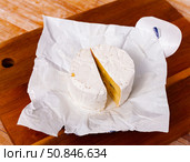Appetizing cheese with white and blue mold. Стоковое фото, фотограф Яков Филимонов / Фотобанк Лори