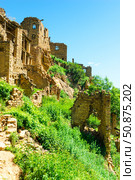 Stone ruins in the mountain ghost village of Gamsutl, Caucasus (2024 год). Стоковое фото, фотограф Константин Лабунский / Фотобанк Лори
