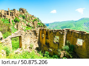 Stone ruins in the mountain ghost village of Gamsutl, Caucasus (2024 год). Стоковое фото, фотограф Константин Лабунский / Фотобанк Лори