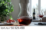 glass wine decanter ai generated. Стоковое AI-изображение, AI-художник Vectorwin / Фотобанк Лори