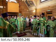 Епископ Балашихинский и Орехово-Зуевский Николай во время литургии в Серафимовском храме Балашихи. Редакционное фото, фотограф Дмитрий Неумоин / Фотобанк Лори