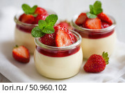 Fresh Berry Trifle in Glasses. Dessert with Strawberry and Whipped Cream. Layered Yogurt with Berry Fruits. Berry Pudding Glass Jars. Food Marketing, Recipe Design. Colorful Sweet Treat. Fruity Quark. Стоковое AI-изображение, AI-художник Марина Демидюк / Фотобанк Лори