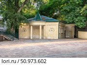 Старинное здание в Курортном парке Ессентуки (ныне - общественный туалет) Стоковое фото, фотограф Лариса Веселова / Фотобанк Лори