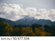 Восточный хребет осенью, поселок Ключи, Камчатский край, Россия.  Eastern ridge in autumn, Klyuchi village, Kamchatka Krai, Russia. Стоковое фото, фотограф Валентина Игнатенко / Фотобанк Лори