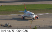 Azimuth Sukhoi Superjet taxiing Sochi (2022 год). Редакционное видео, видеограф Игорь Жоров / Фотобанк Лори