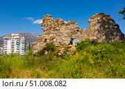 Naula Ancient City ruins among modern buildings of Mahmutlar. Стоковое фото, фотограф Яков Филимонов / Фотобанк Лори