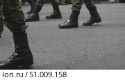 Military boots marching, Colombian soldiers feet in formation, army parade Colombia. Стоковое видео, видеограф ALEJANDRO PEREZ ALVARES / Фотобанк Лори