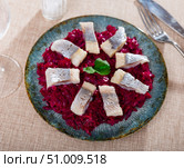 Lightly salted herring with beets served on platter. Стоковое фото, фотограф Яков Филимонов / Фотобанк Лори