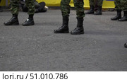 Colombian soldiers marching in formation, army troops in training, military parade practice. Стоковое видео, видеограф ALEJANDRO PEREZ ALVARES / Фотобанк Лори