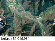 The Ticino River as it winds through Bellinzona in the Lepontine Alps, Switzerland. Стоковое фото, фотограф Stocktrek Images, Inc. / ТАСС / Фотобанк Лори