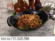 Soba with shredded pork and vegetables. Стоковое фото, фотограф Андрей Старостин / Фотобанк Лори